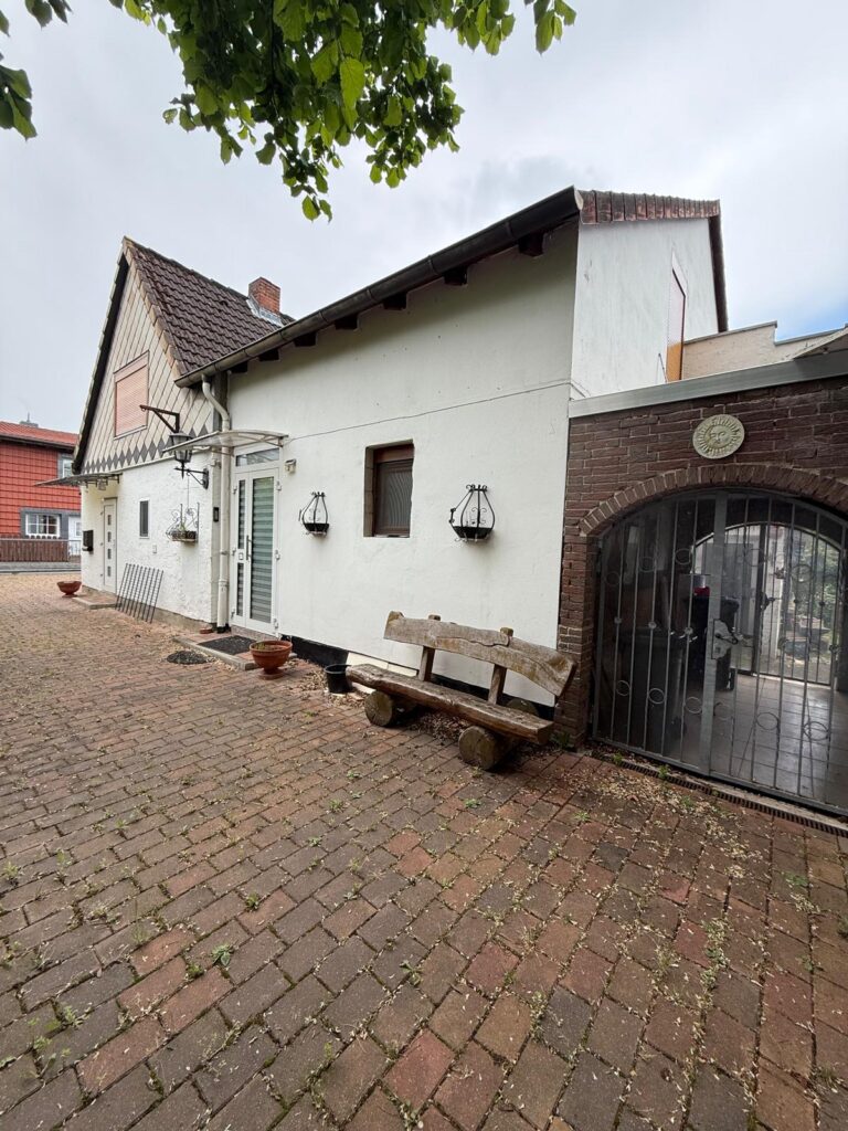 190 m² Wohnfläche – Ideal als Ein- oder Zweifamilienhaus in Woltwiesche