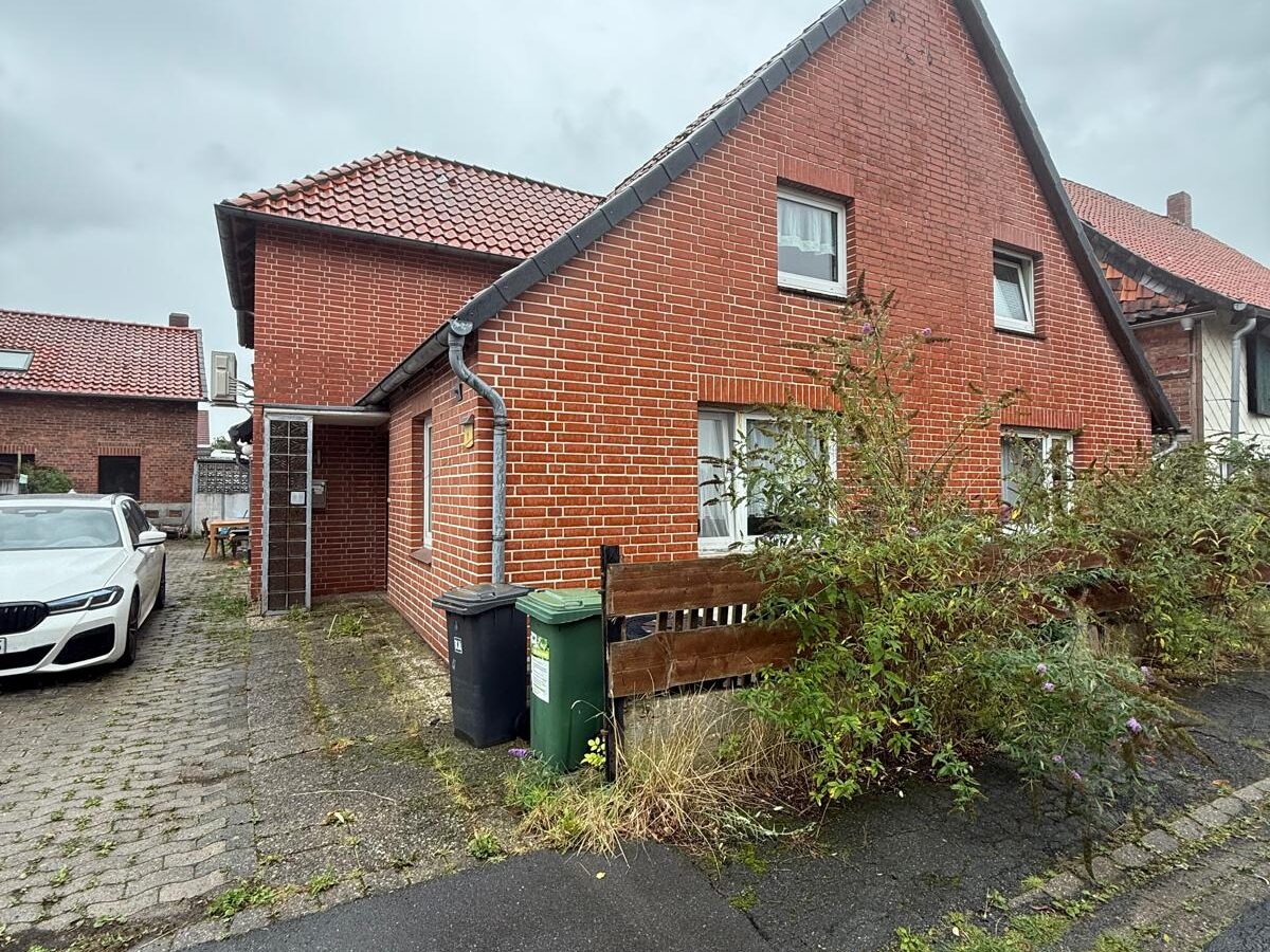 Handwerker aufgepasst! Sanierungsbedürftiges 1–2 Familienhaus mit Potenzial