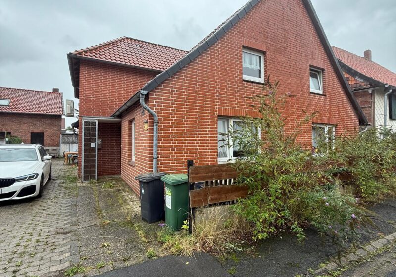 Handwerker aufgepasst! Sanierungsbedürftiges 1–2 Familienhaus mit Potenzial