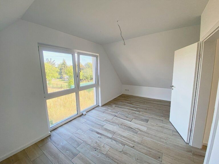 Wohnen im Grünen – Modernes Einfamilienhaus mit bis zu 1.800 m² Grundstück in Falkenberg/Elster