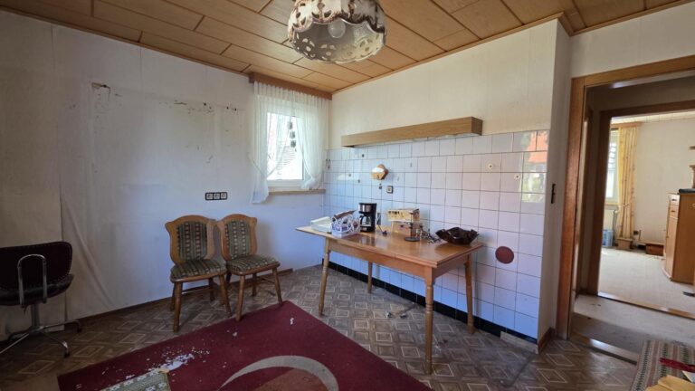 Zweifamilienhaus mit Ausbaureserve, Doppelgarage und problemlos zum EFM umbaubar in Groß Lafferde
