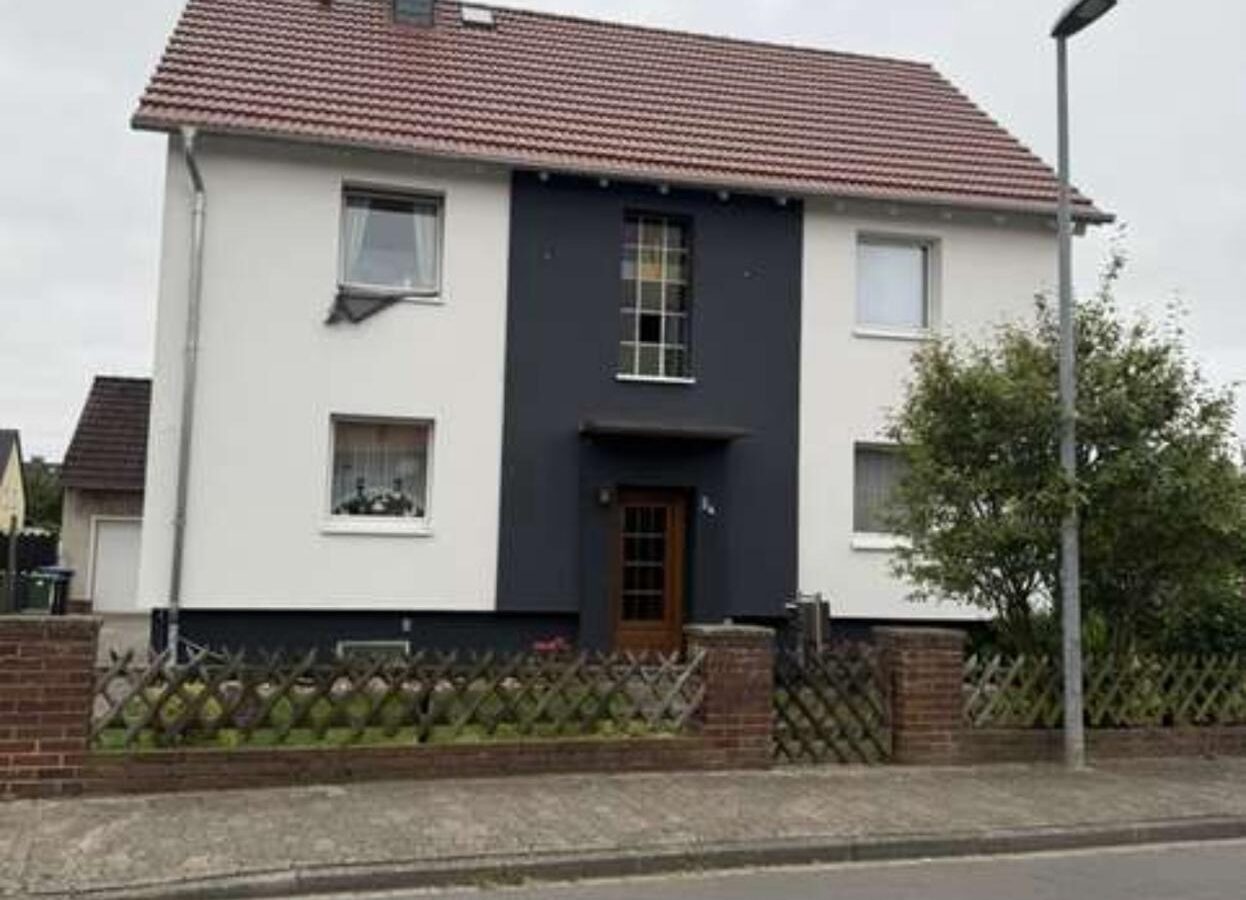 Zweifamilienhaus mit Ausbaureserve, Doppelgarage und problemlos zum EFM umbaubar in Groß Lafferde